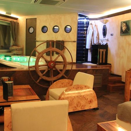 Bubble Lounge Hotel Hooglede Exterior photo